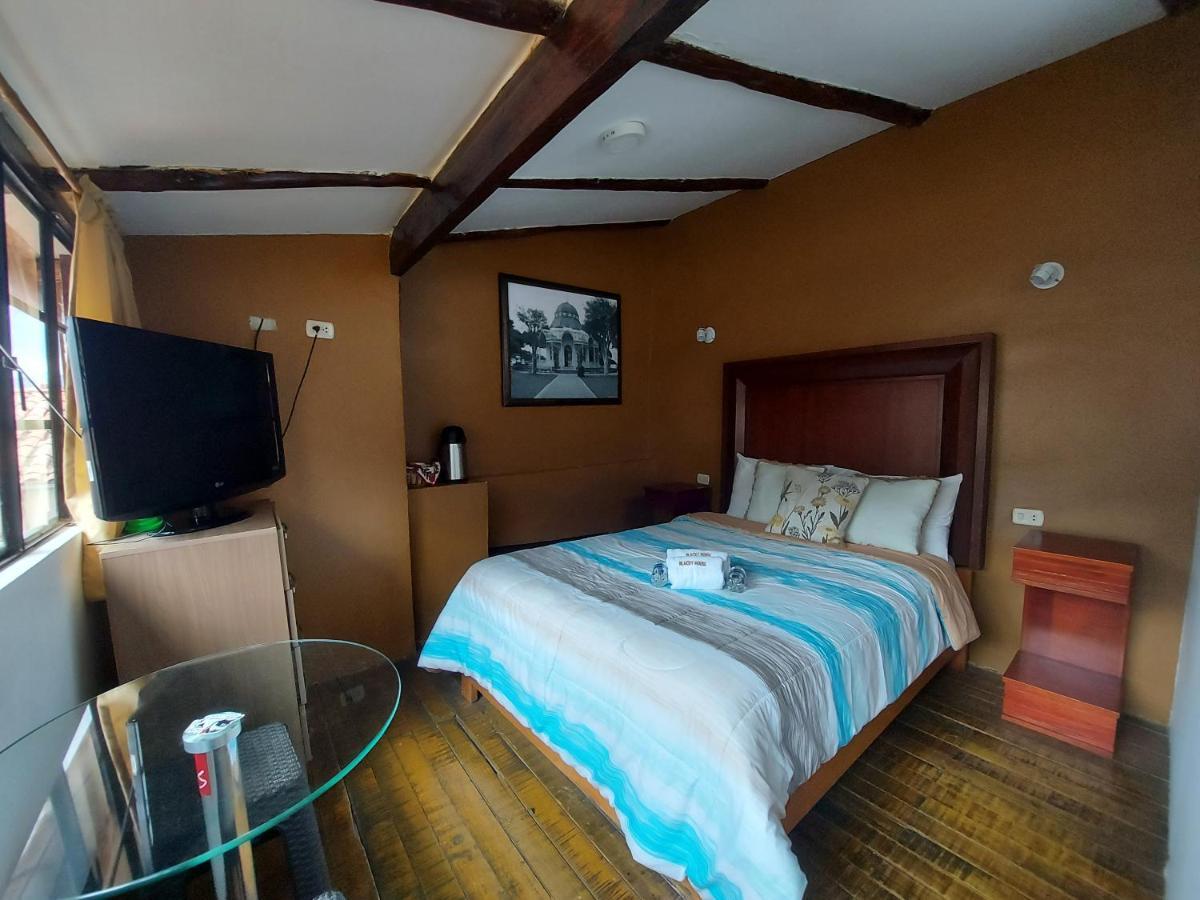 Blacky Hostel And Apartments (Adults Only) Cuzco Rom bilde